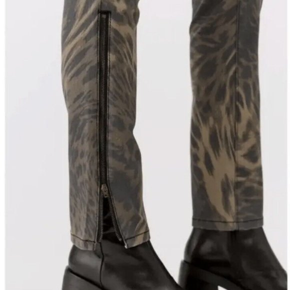 Urban Outfitters BDG Ankle Zip Skinny Jean Animal Print - Picture 4 of 4